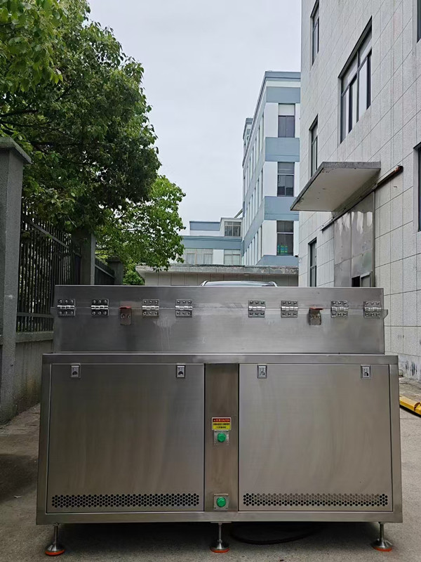 j9九游会真人第一品牌-152℃超低温淬火冷冻箱，极致低温技术开启工业冷冻新时代 图3
